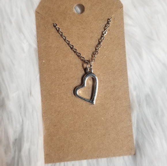 VALENTINE'S DAY Heart Necklace - Picture 6 of 7